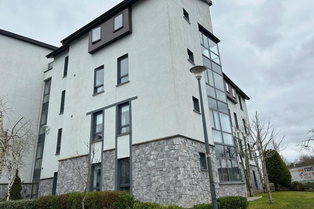 Entire Apartment , Centre Carrick on Shannon المظهر الخارجي الصورة